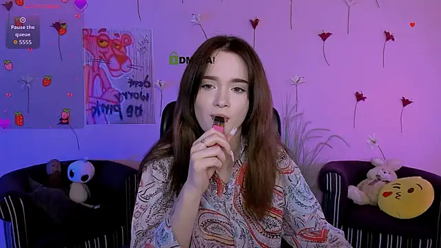 liana kisses online show from March 27, 8:08 pm