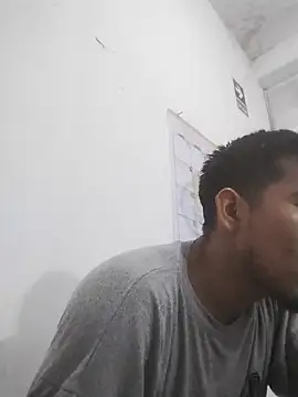 Snapshot of leyel00155 chatting on October 2, 10:06 pm leyel00155 online show from October 2, 10:06 pm