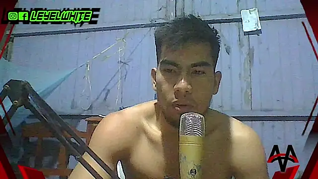 Snapshot of leyel00155 chatting on October 10, 5:17 am leyel00155 online show from October 10, 5:17 am