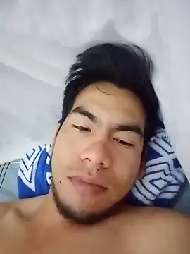 Snapshot of leyel00155 chatting on March 16, 11:14 am leyel00155 online show from March 16, 11:14 am