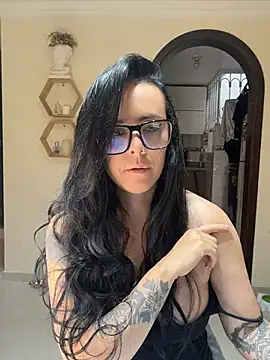 Snapshot of AndreaValencia chatting on June 29, 9:37 pm AndreaValencia online show from June 29, 9:37 pm