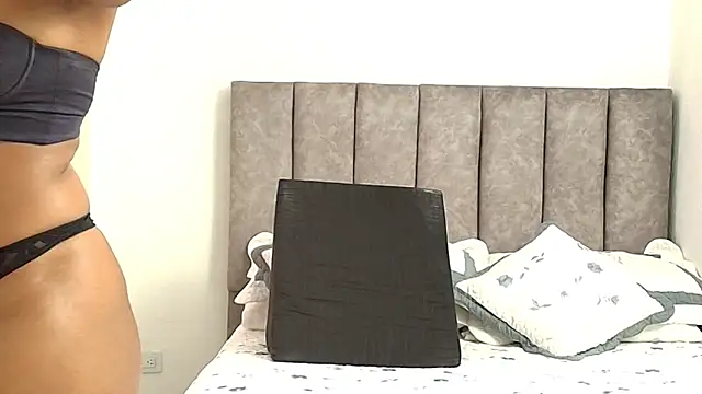 karina lewis  online show from July 19, 6:06 am