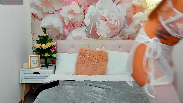 AprilWong online show from December 20, 6:20 am