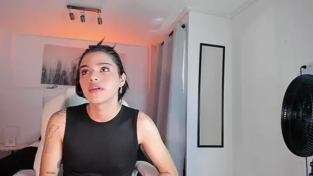 NoahCasstro online show from January 3, 7:39 pm