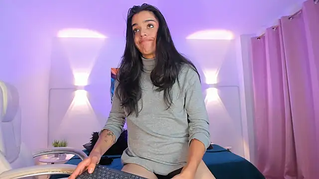 NoahCasstro online show from January 7, 10:52 pm