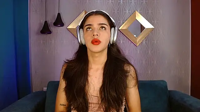 NoahCasstro online show from January 14, 7:43 pm