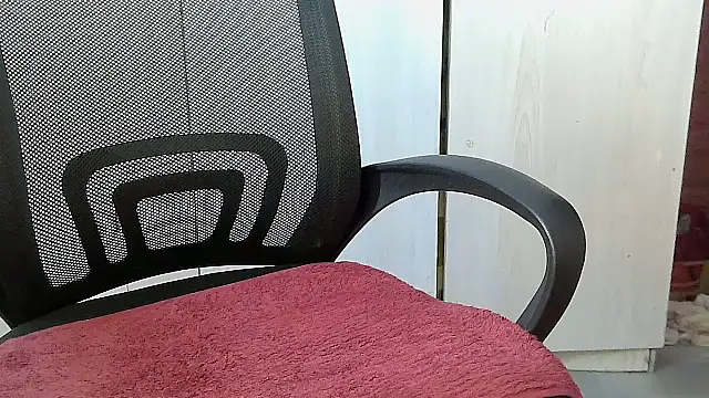 Snapshot of Destiny_Desire chatting on February 5, 10:42 am Destiny Desire online show from February 5, 10:42 am