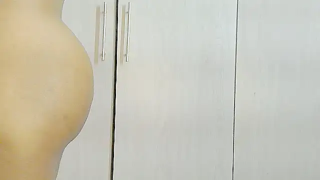 Snapshot of Destiny_Desire chatting on February 18, 5:42 pm Destiny Desire online show from February 18, 5:42 pm