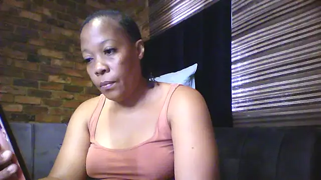 Snapshot of DIRTYTALKINQUEEN chatting on April 1, 8:37 am DIRTYTALKINQUEEN online show from April 1, 8:37 am