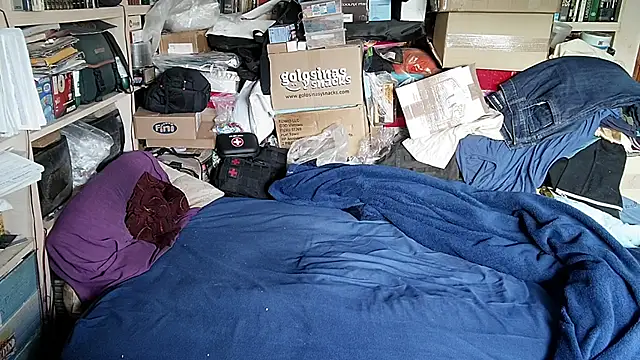 hadeszeuss2 online show from March 9, 2:43 pm