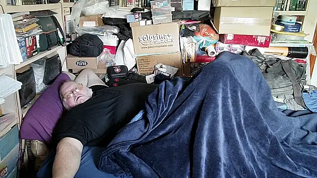 hadeszeuss2 online show from March 26, 2:44 pm