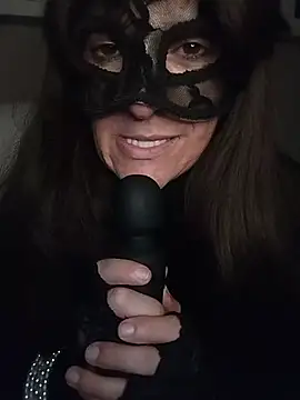 Snapshot of 23Milly chatting on December 3, 9:01 pm 23Milly online show from December 3, 9:01 pm