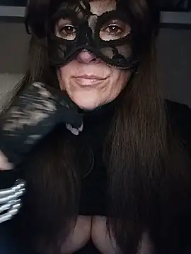 Snapshot of 23Milly chatting on December 6, 9:13 pm 23Milly online show from December 6, 9:13 pm