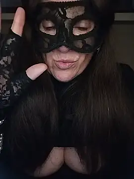 Snapshot of 23Milly chatting on December 12, 7:04 pm 23Milly online show from December 12, 7:04 pm