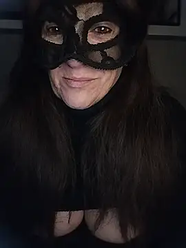 Snapshot of 23Milly chatting on December 18, 5:15 am 23Milly online show from December 18, 5:15 am