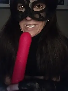 Snapshot of 23Milly chatting on December 18, 8:20 am 23Milly online show from December 18, 8:20 am