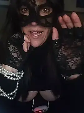 Snapshot of 23Milly chatting on February 14, 7:38 am 23Milly online show from February 14, 7:38 am