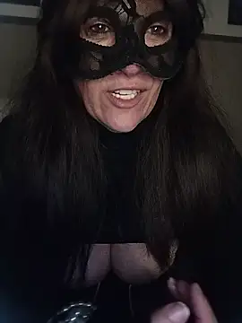 Snapshot of 23Milly chatting on February 19, 2:01 pm 23Milly online show from February 19, 2:01 pm