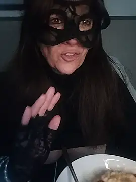 Snapshot of 23Milly chatting on February 27, 11:10 am 23Milly online show from February 27, 11:10 am