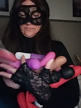 Snapshot of 23Milly chatting on March 7, 1:40 pm 23Milly online show from March 7, 1:40 pm