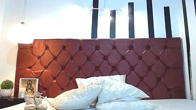 Snapshot of MariaJoseWalker chatting on December 12, 8:10 pm MariaJoseWalker online show from December 12, 8:10 pm