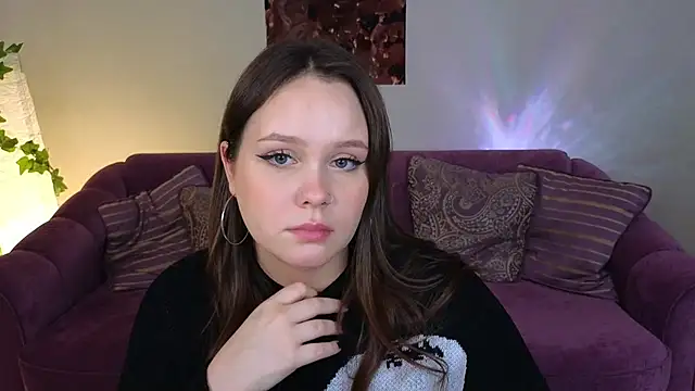 miki miki cutie  online show from December 12, 7:37 pm