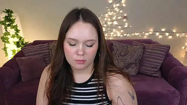 miki miki cutie  online show from December 17, 7:48 pm