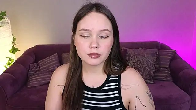 miki miki cutie  online show from January 16, 4:50 pm