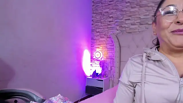 Gina Myers online show from February 9, 1:04 pm