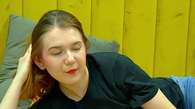 LessySmith online show from October 18, 4:19 pm