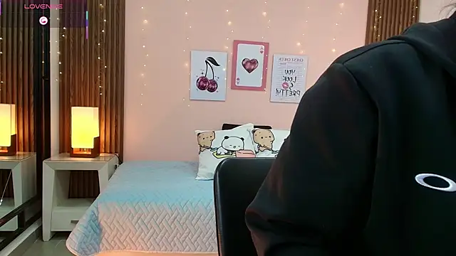 alina martinelli online show from April 13, 11:27 am