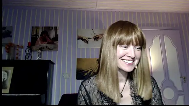 Snapshot of Marquise555 chatting on March 4, 5:30 pm Marquise555 online show from March 4, 5:30 pm