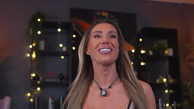 Evelyn Evyyy online show from February 10, 7:18 pm