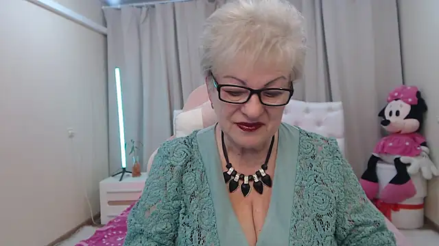 KayleSmoll online show from May 8, 6:35 pm