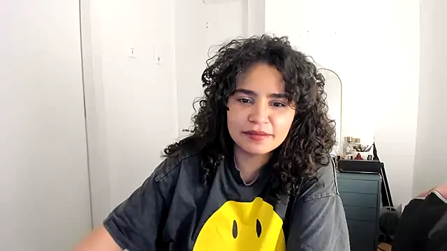 Snapshot of cinnamon_rosa chatting on December 4, 1:14 am cinnamon rosa online show from December 4, 1:14 am