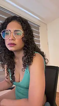 Snapshot of cinnamon_rosa chatting on January 15, 4:11 pm cinnamon rosa online show from January 15, 4:11 pm