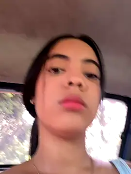 Snapshot of NAUGHTY_LITTLE_18 chatting on December 17, 3:18 pm NAUGHTY LITTLE 18 online show from December 17, 3:18 pm