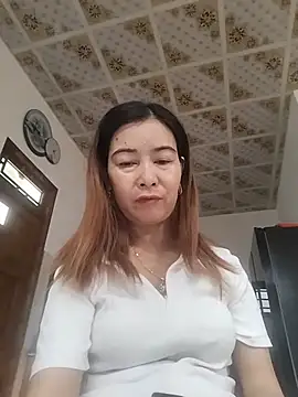 Sexy-ladyboobs20 online show from July 19, 12:58 am