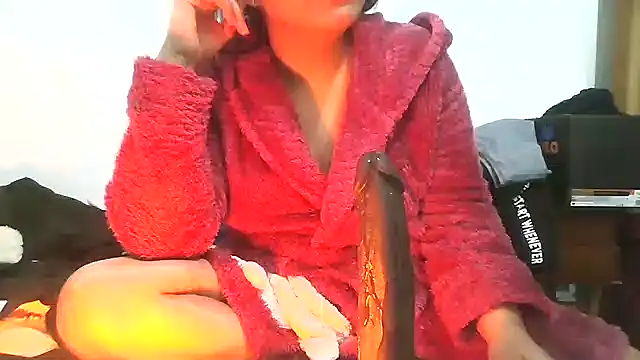 Snapshot of katymojadit chatting on January 15, 10:13 pm katymojadit online show from January 15, 10:13 pm