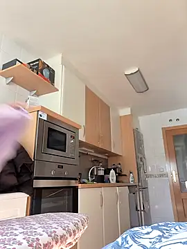 Snapshot of katymojadit chatting on February 24, 11:08 am katymojadit online show from February 24, 11:08 am