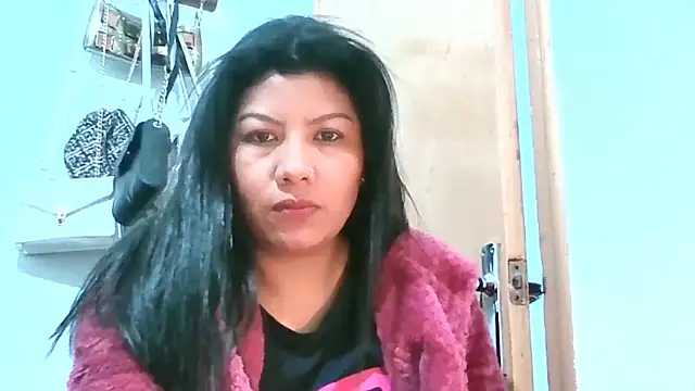 Snapshot of katymojadit chatting on March 1, 12:18 pm katymojadit online show from March 1, 12:18 pm