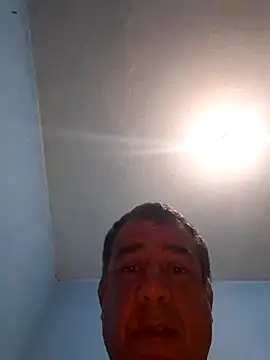 Snapshot of Carlossantos07 chatting on April 6, 9:43 am Carlossantos07 online show from April 6, 9:43 am