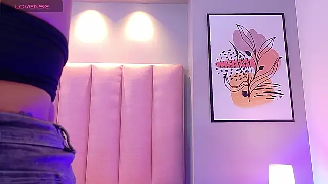 KeilyRoss online show from November 27, 8:33 pm