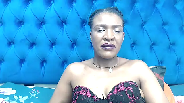 SpicyQueenxxxx online show from April 12, 5:56 am