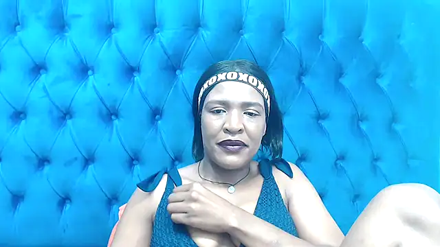 SpicyQueenxxxx online show from April 15, 6:37 pm