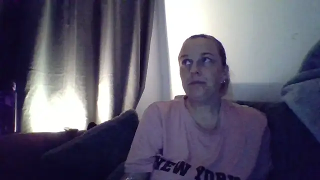 scrummymummy2 online show from April 6, 7:48 pm