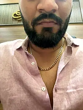 Snapshot of shrreyyyy chatting on January 14, 10:21 am shrreyyyy online show from January 14, 10:21 am