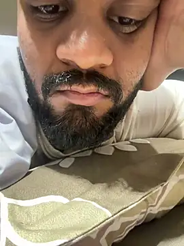 Snapshot of shrreyyyy chatting on January 15, 3:55 am shrreyyyy online show from January 15, 3:55 am