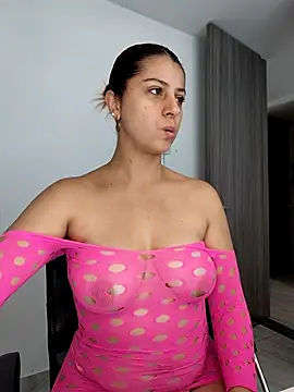 Nahiajhonson  online show from July 10, 1:14 pm