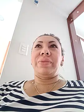 Snapshot of coral_smitth chatting on April 24, 6:32 pm coral smitth online show from April 24, 6:32 pm